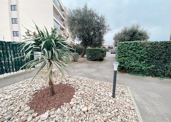 Studio Calme Avec Parking Et Ascenseur -304-