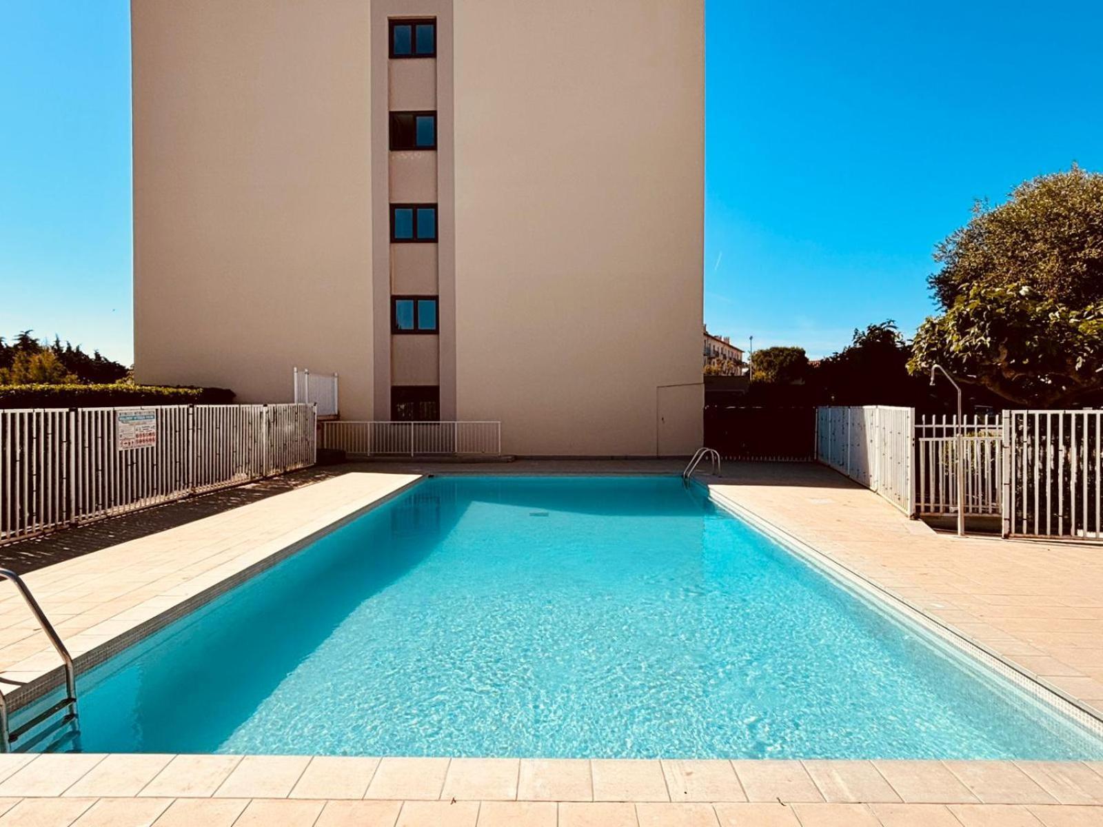 Calme Avec Parking Et Ascenseur -304-