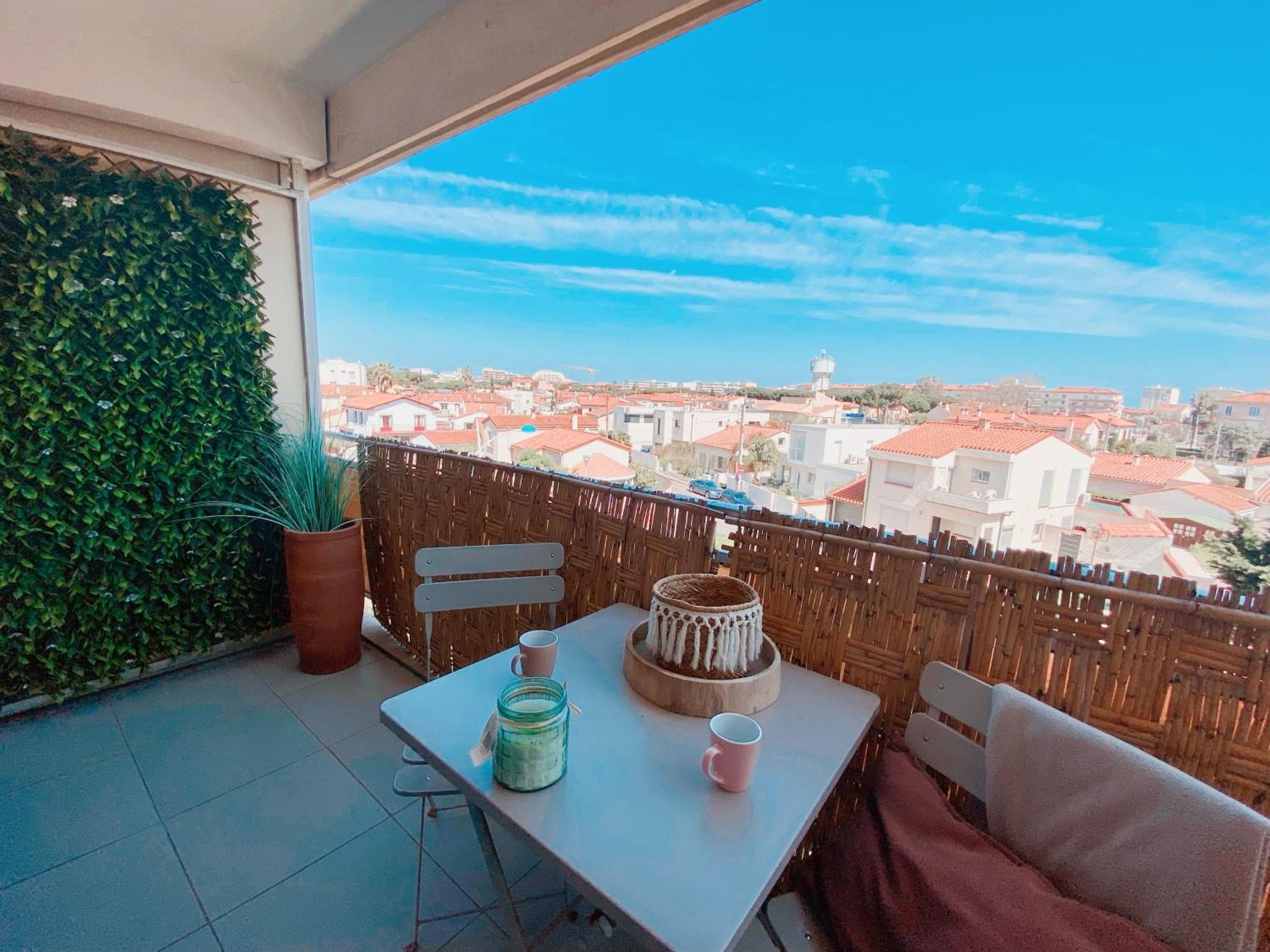 Calme Avec Parking Et Ascenseur -304- *