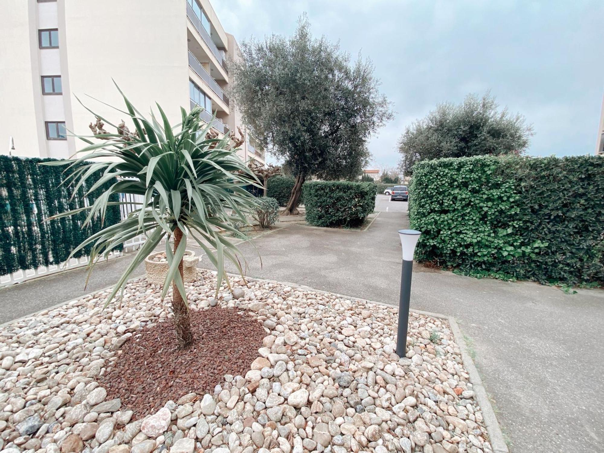 Apartment Calme Avec Parking Et Ascenseur -304- *